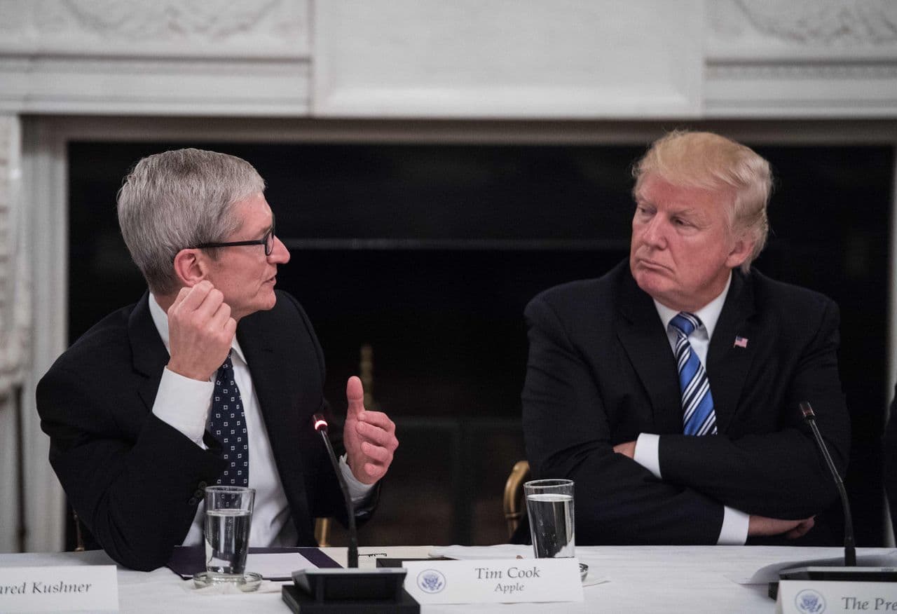Apple Pushes to Bypass Restrictions and Purchase Chips from Longsys, Sparking New Attention on Sino-US Tech Competition and Supply Chain Security
Apple is actively pushing to bypass existing restrictions in order to procure memory chips from Longsys Semiconductor, triggering renewed attention on the intensifying technological competition between China and the United States, as well as concerns over supply chain security.
The move highlights growing strategic interests in securing critical semiconductor components, particularly in light of ongoing geopolitical tensions and the increasing importance of domestic chip manufacturing capabilities. Longsys, a leading DRAM and NAND flash memory manufacturer in China, has become a focal point for global tech companies seeking to diversify their supply chains and reduce reliance on foreign suppliers.
This development underscores the broader implications of the U.S.-China tech rivalry, where access to advanced semiconductor technologies plays a central role in shaping the future of global electronics and digital infrastructure. As major tech firms navigate regulatory challenges and shifting trade policies, the focus on supply chain resilience and technology self-reliance continues to gain momentum.