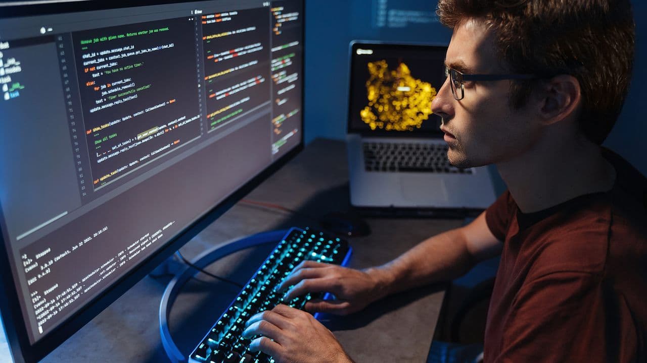 أطلقت المحرك اللعبة المحلي الأوروبي "Immense Engine"، وتقود تقنيات الذكاء الاصطناعي تحدي Unreal وUnity في السوق.